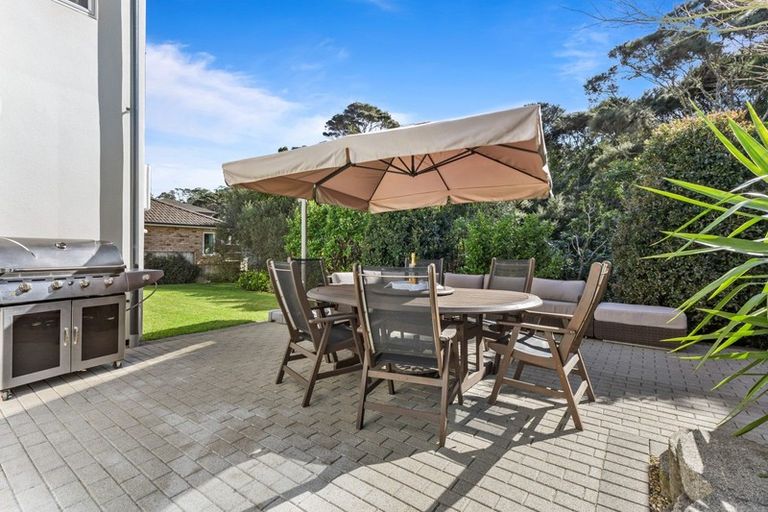 Photo of property in 20 Kunzea Place, Greenhithe, Auckland, 0632