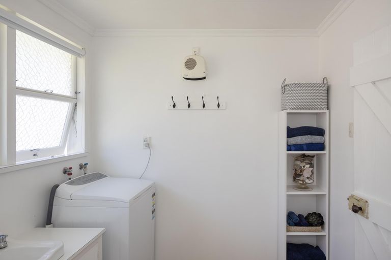 Photo of property in 6 Bride Street, Moeraki, 9482
