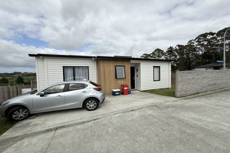 Photo of property in 10 Maraeariki Avenue, Orewa, 0931