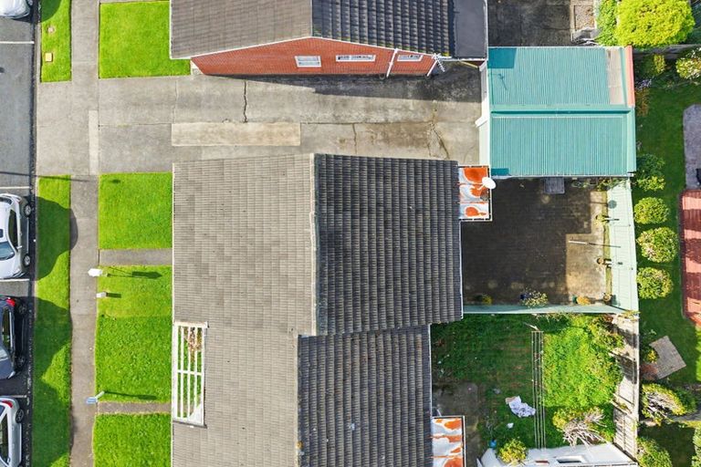 Photo of property in 15-16 Amberley Grove, Hutt Central, Lower Hutt, 5010