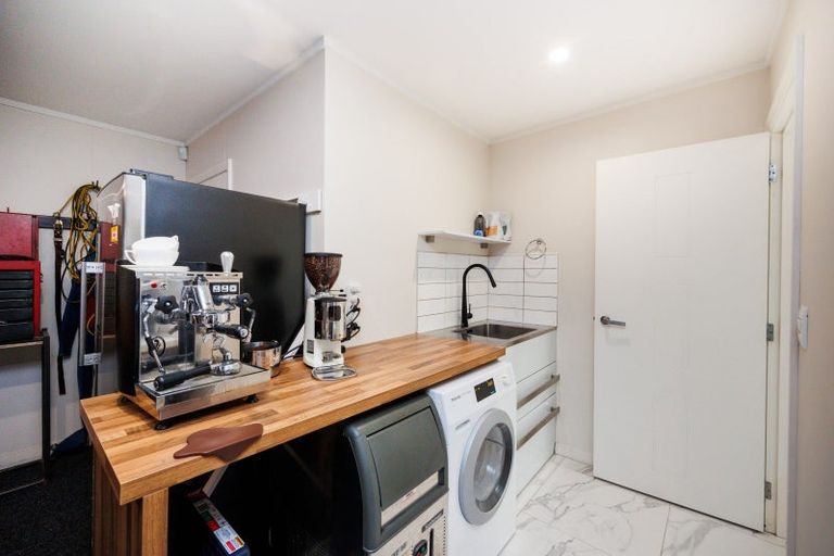 Photo of property in 28 Cashmere Drive, Fitzherbert, Palmerston North, 4410