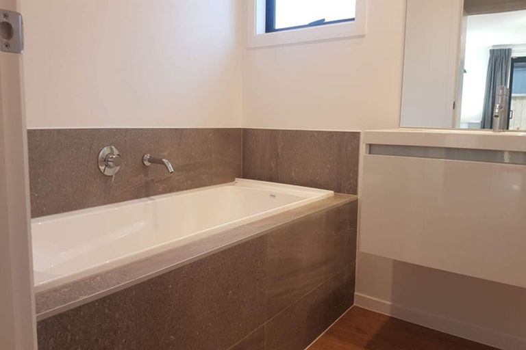 Photo of property in 10 Bale Road, Jacks Point, 9371