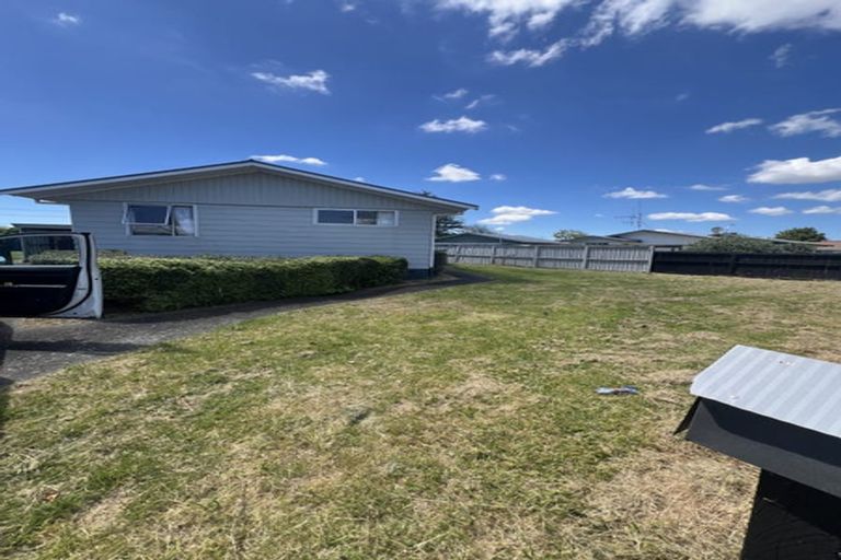 Photo of property in 4 Elmwood Crescent, Pukete, Hamilton, 3200