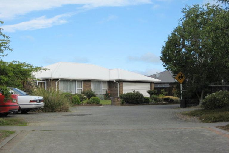 Photo of property in 42 Rickton Place, Rangiora, 7400