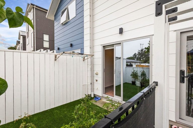 Photo of property in 4/21 Titoki Street, Te Atatu Peninsula, Auckland, 0610