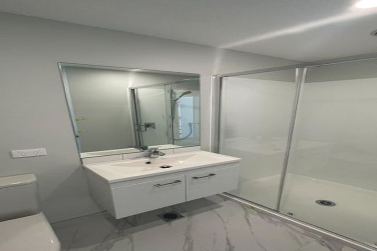 Photo of property in 6/51 Wharf Road, Te Atatu Peninsula, Auckland, 0610
