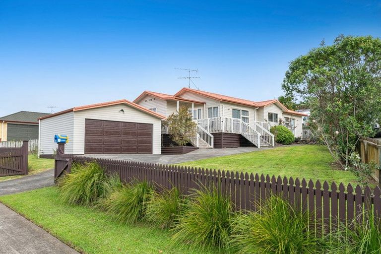 Photo of property in 34 Cabeleigh Drive, Helensville, 0800