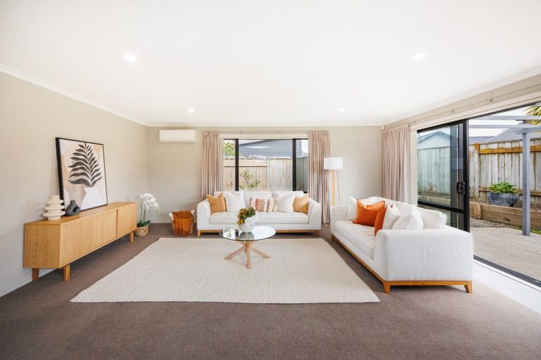 Photo of property in 7 Lorenzo Place, Kelvin Grove, Palmerston North, 4414