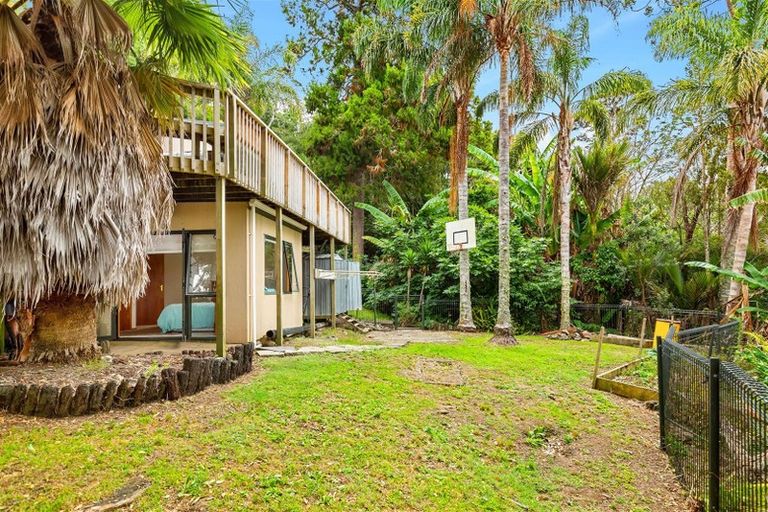 Photo of property in 44 Paturoa Road, Titirangi, Auckland, 0604