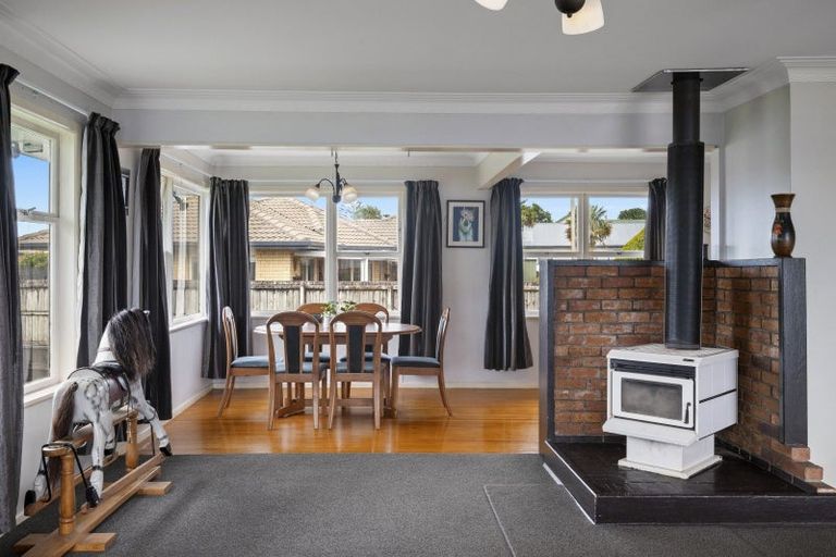 Photo of property in 48 Sandspit Road, Waiuku, 2123