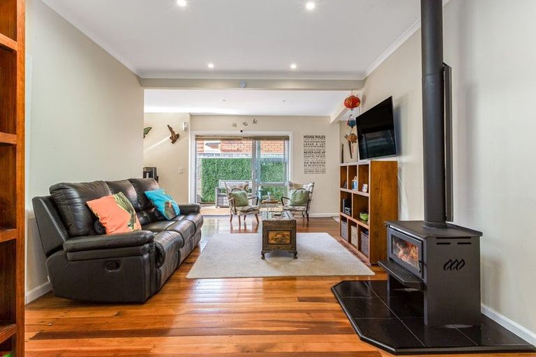 Photo of property in 13 Main Road, Titahi Bay, Porirua, 5022