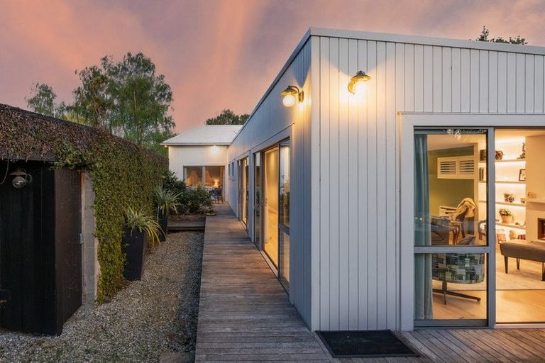 Photo of property in 47 Cleveland Street, Edgeware, Christchurch, 8013