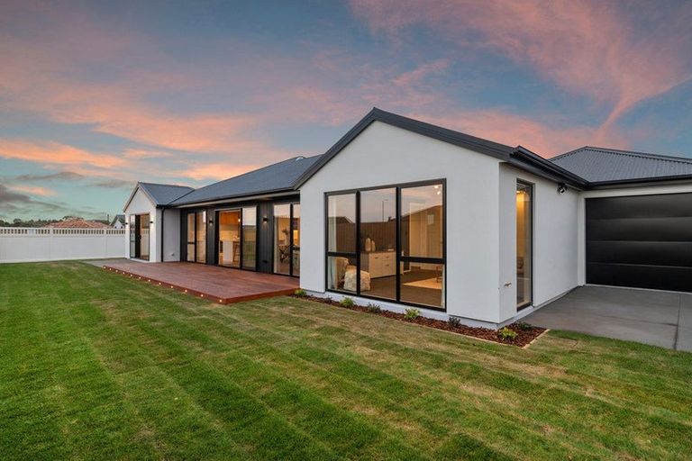 Photo of property in 112 Aviemore Drive, Marshland, Christchurch, 8083