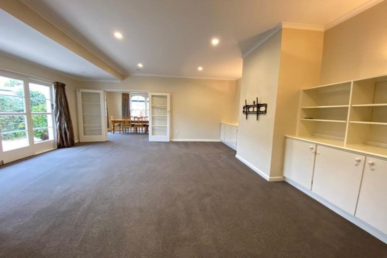 Photo of property in 17 Woodford Terrace, Ilam, Christchurch, 8053