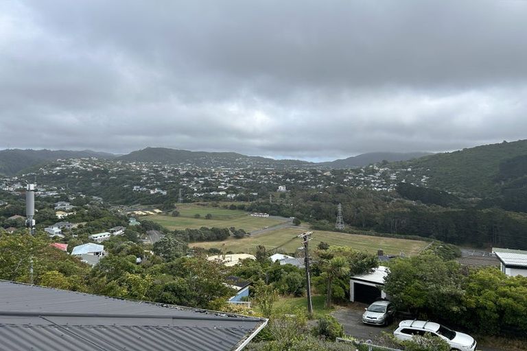 Photo of property in 12 Huntingdon Street, Northland, Wellington, 6012