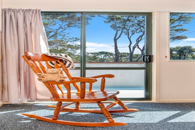 Photo of property in 79 Hilling Street, Titirangi, Auckland, 0604