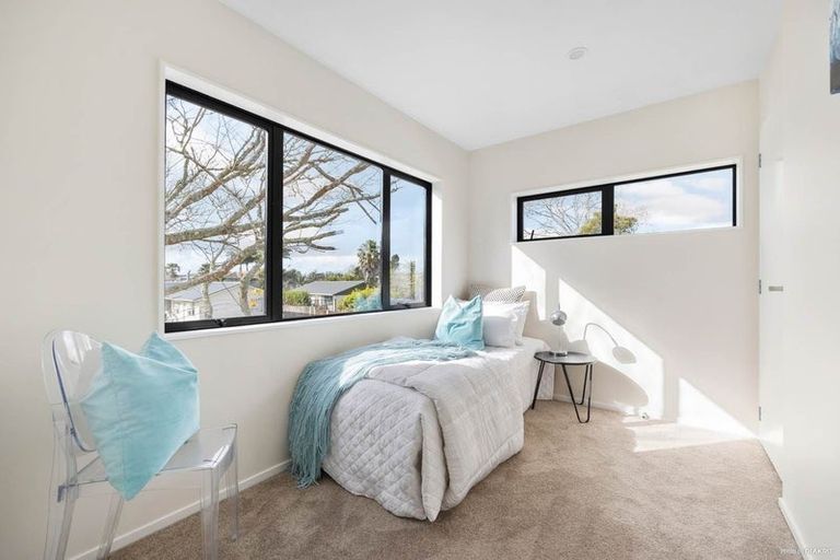 Photo of property in 1/3226 Great North Road, New Lynn, Auckland, 0600