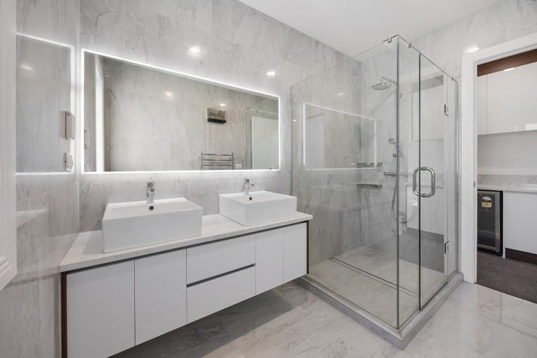 Photo of property in 2 Drumnaconagher Road, Flat Bush, Auckland, 2019