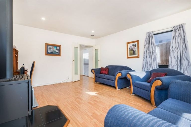 Photo of property in 34 Garton Drive, Massey, Auckland, 0614