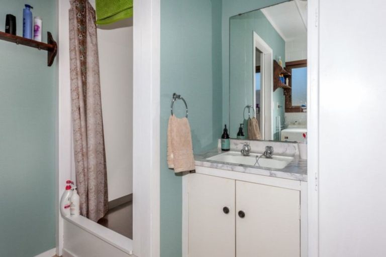 Photo of property in 605a Ocean Road, Whangamata, 3620