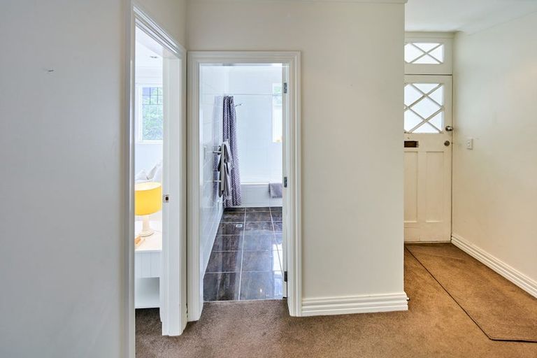 Photo of property in 2b Wilkinson Street, Oriental Bay, Wellington, 6011