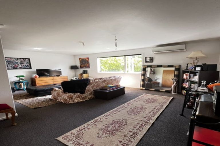 Photo of property in 27a Randwick Road, Northland, Wellington, 6012