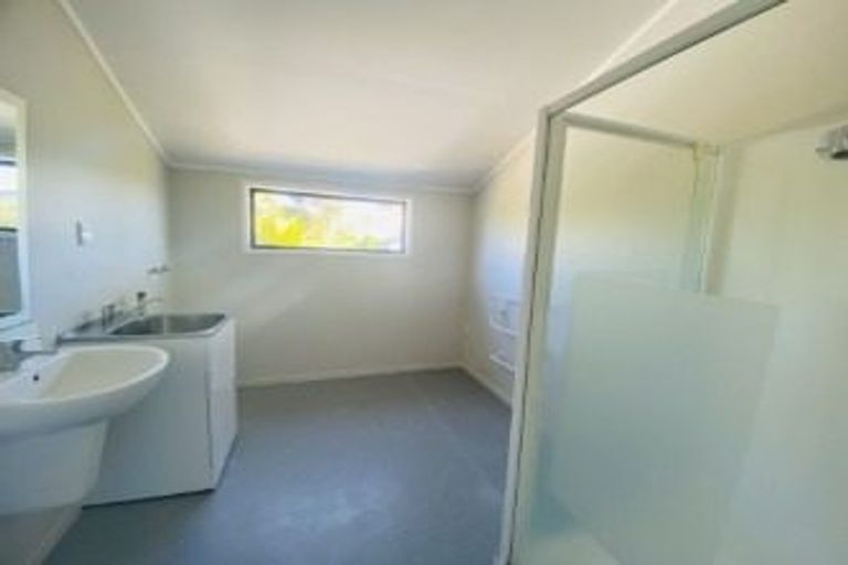 Photo of property in 131 Colwill Road, Massey, Auckland, 0614