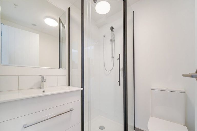 Photo of property in 303/3 Rauemi Way, Te Atatu South, Auckland, 0610