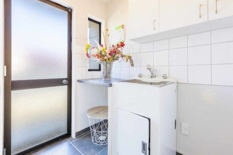 Photo of property in 28 Watts Street, Waipawa, 4210