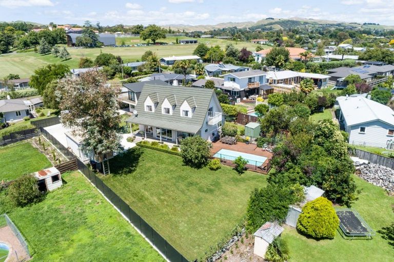 Photo of property in 32 Lucknow Road, Havelock North, 4130