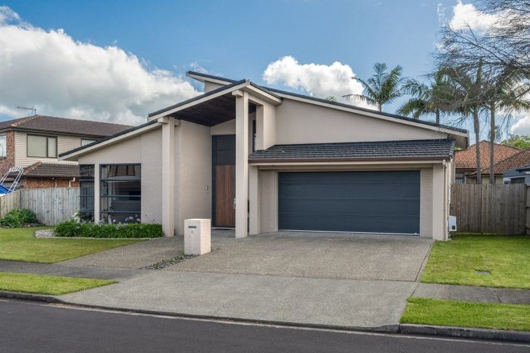 Photo of property in 6 Dalcross Drive, Flat Bush, Auckland, 2016