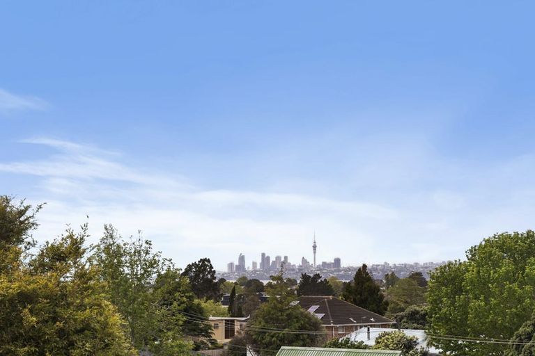 Photo of property in 96 Colwill Road, Massey, Auckland, 0614