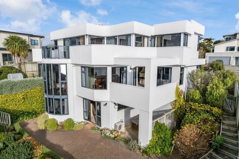 Photo of property in 5 Bowsprit Way, Whitby, Porirua, 5024