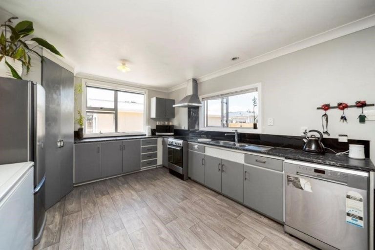 Photo of property in 43 Grey Street, Normanby, Hawera, 4614