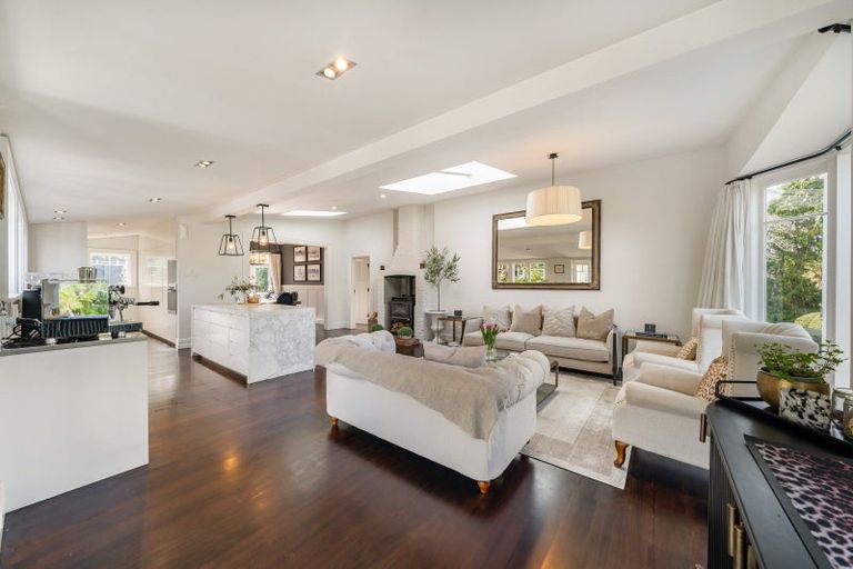 Photo of property in 33 Wairere Road, Belmont, Lower Hutt, 5010