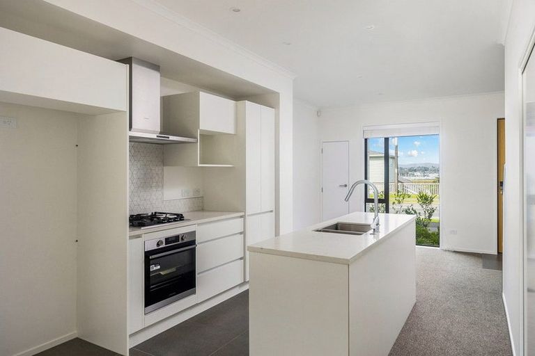 Photo of property in 4/1 Scott Road, Hobsonville, Auckland, 0616