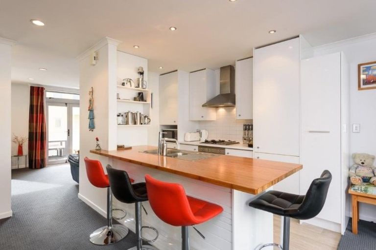 Photo of property in Marrakech Cafe, 85/305 Evans Bay Parade, Hataitai, Wellington, 6021