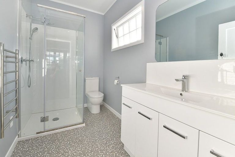 Photo of property in 1 Mary Keane Lane, Parakai, 0830