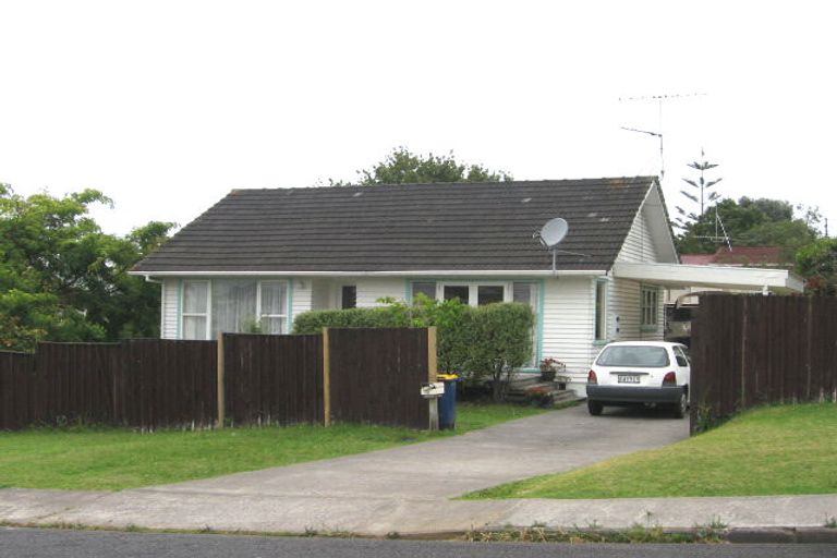 Photo of property in 2/16 Raeben Avenue, Hillcrest, Auckland, 0627