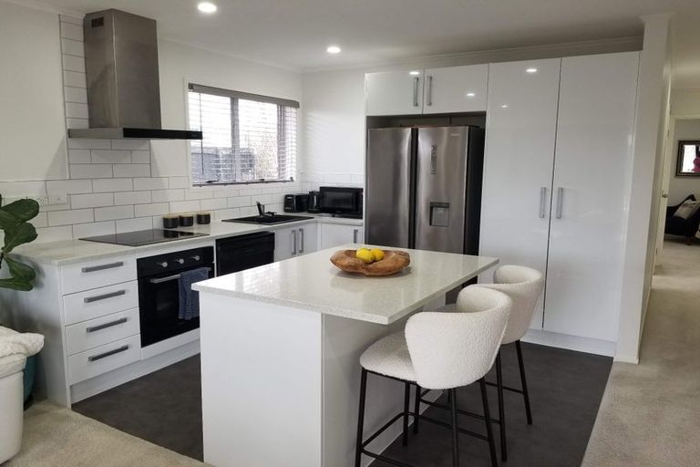 Photo of property in 1/2 Palm Court Drive, Glen Eden, Auckland, 0602