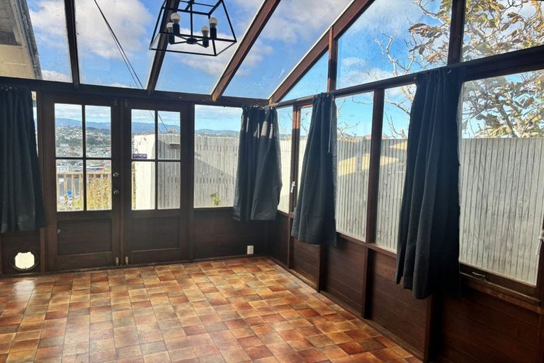 Photo of property in 2 Naughton Terrace, Kilbirnie, Wellington, 6022