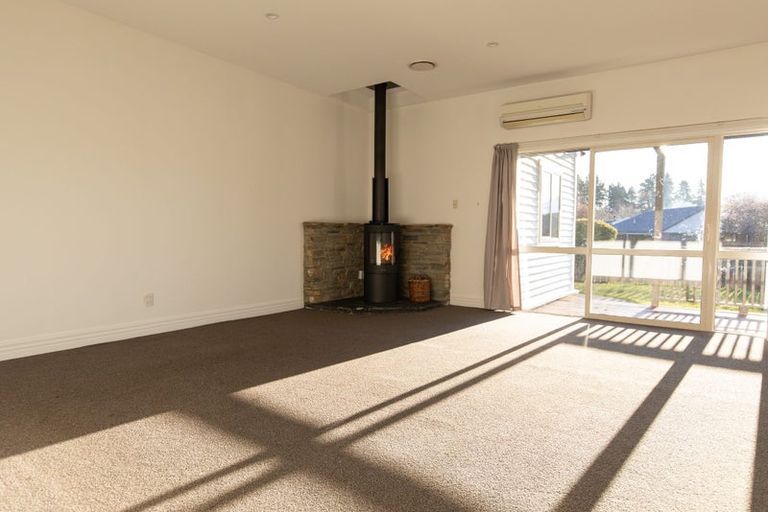 Photo of property in 8 Ragan Lane, Wanaka, 9305