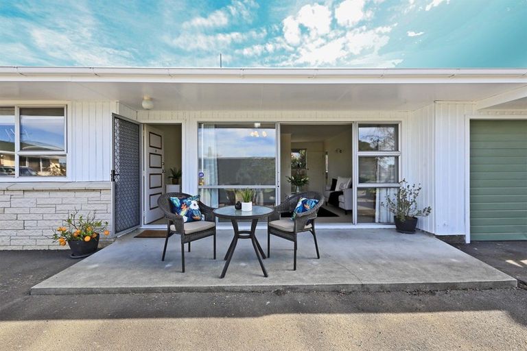 Photo of property in 3/11 Church Road, Taradale, Napier, 4112