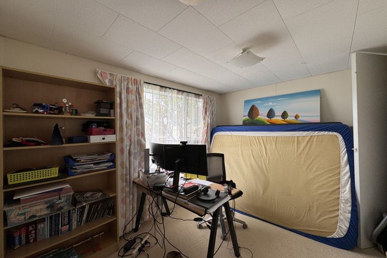 Photo of property in 1/39 Caribbean Drive, Unsworth Heights, Auckland, 0632