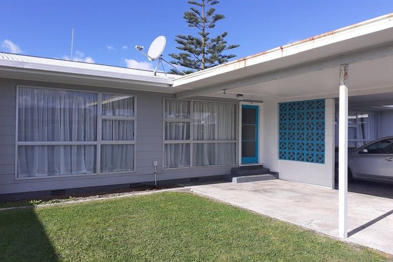 Photo of property in 6-7 Russell Street, Feilding, 4702