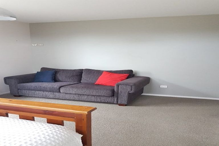 Photo of property in 2/2 Harkness Place, Westport, 7825