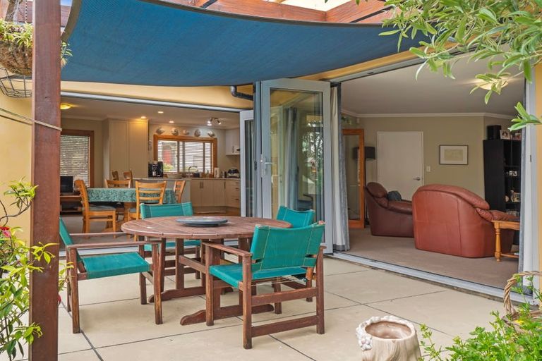 Photo of property in 29 La Lena Grove, Fitzherbert, Palmerston North, 4410