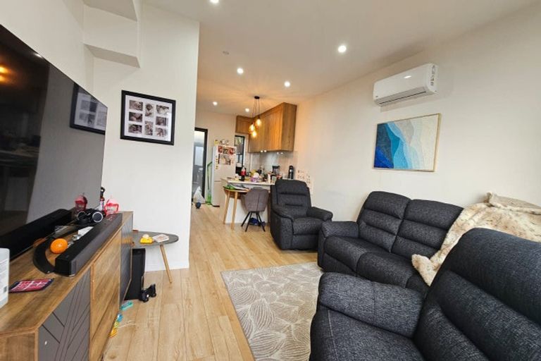 Photo of property in 9/6 Kereru Street, Henderson, Auckland, 0612