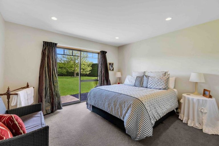 Photo of property in 27 Pohutukawa Drive, Levin, 5571