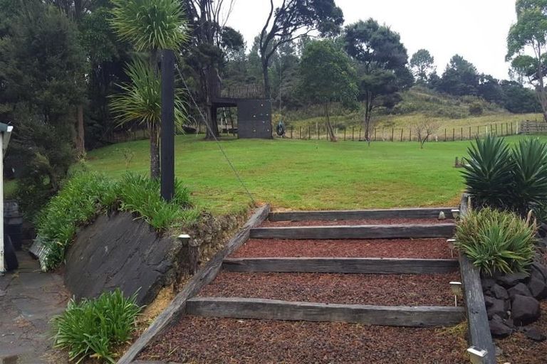 Photo of property in 24 Mudgeways Road, Massey, Auckland, 0614